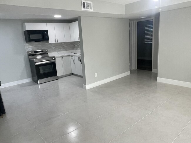 Building Photo - 768 Orchid Dr