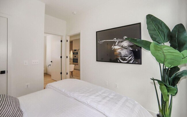 Building Photo - One Bedroom Condo in the Heart of the City + Rooftop Deck **Half Month Free on 12 Month Lease**