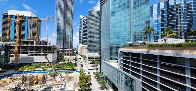 Building Photo - 170 SE 14th St