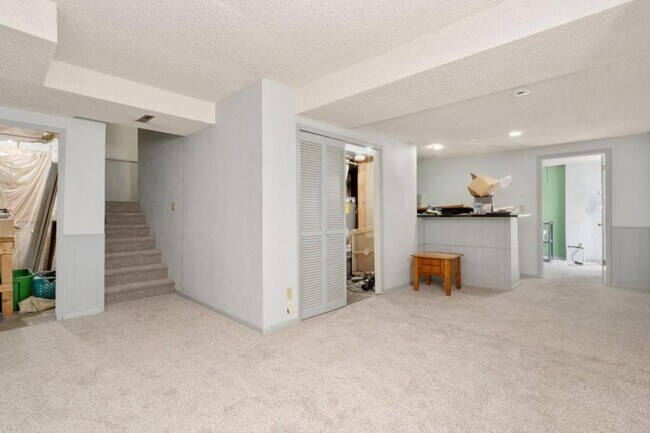 Building Photo - 2718 Granada Hills Dr