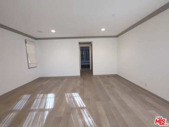 Building Photo - 16243 Cameo Ct