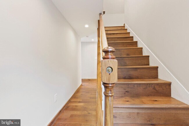 Building Photo - 3502 Buena Vista Ave