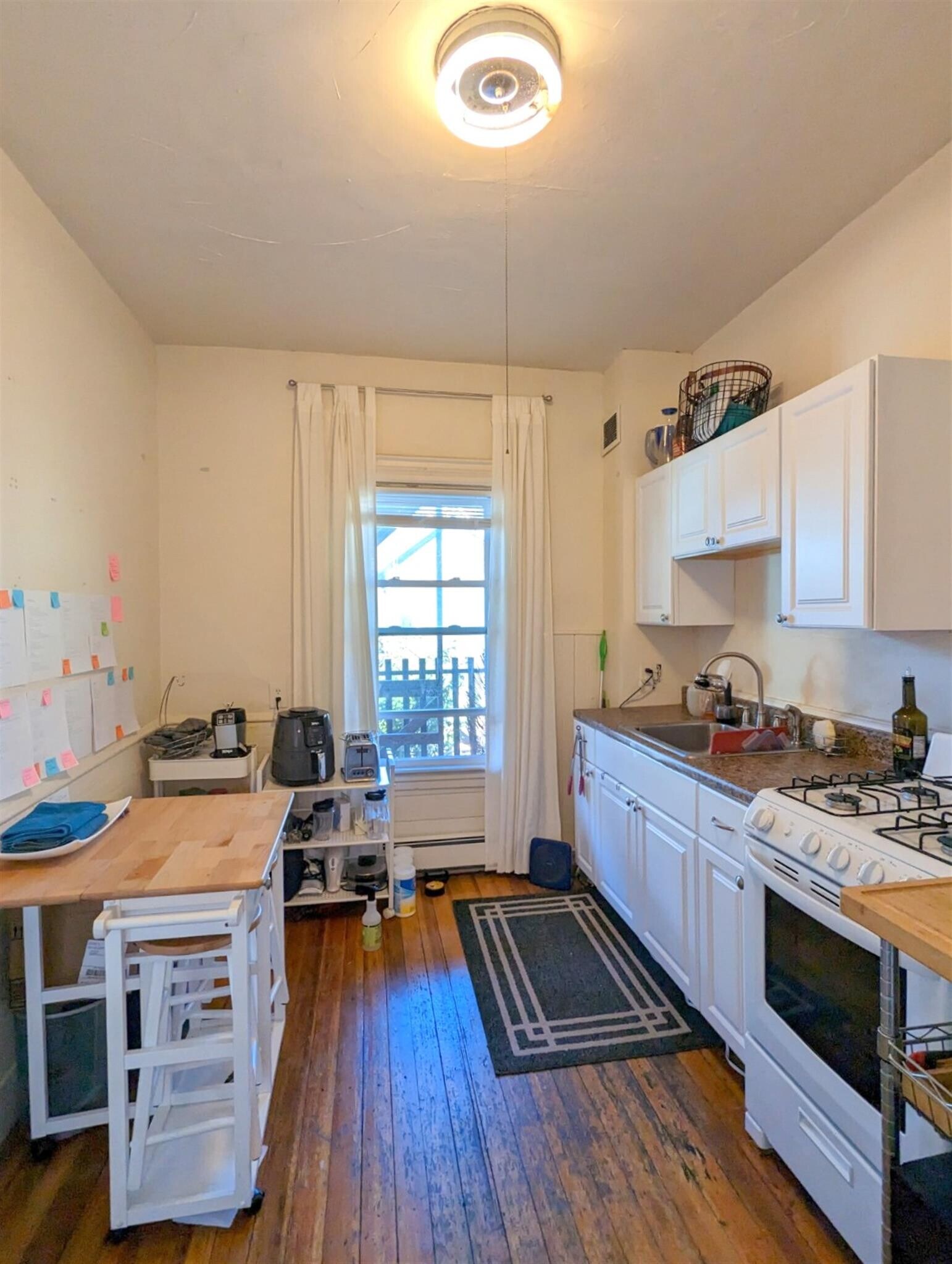 Building Photo - 12 Evergreen Square