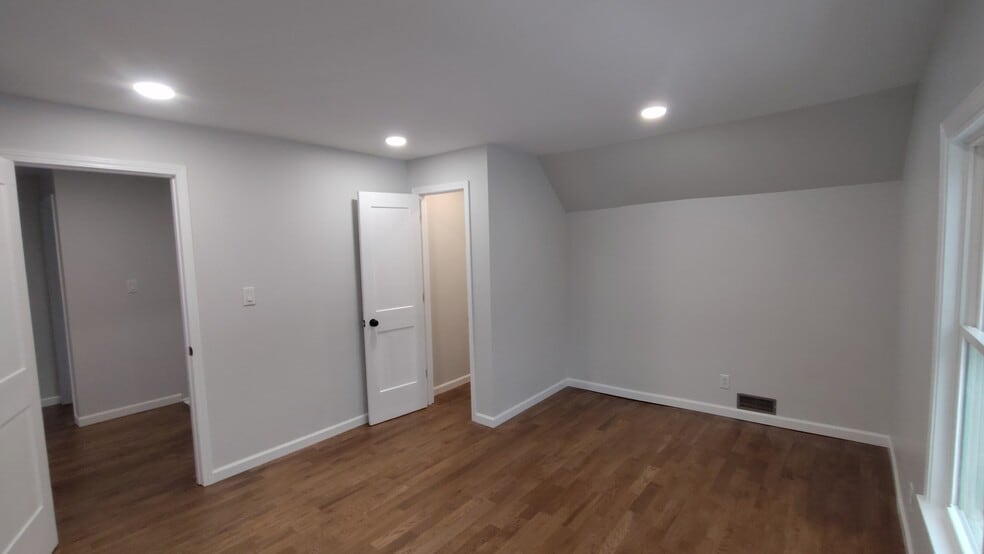 Bedroom - 223 Ash St