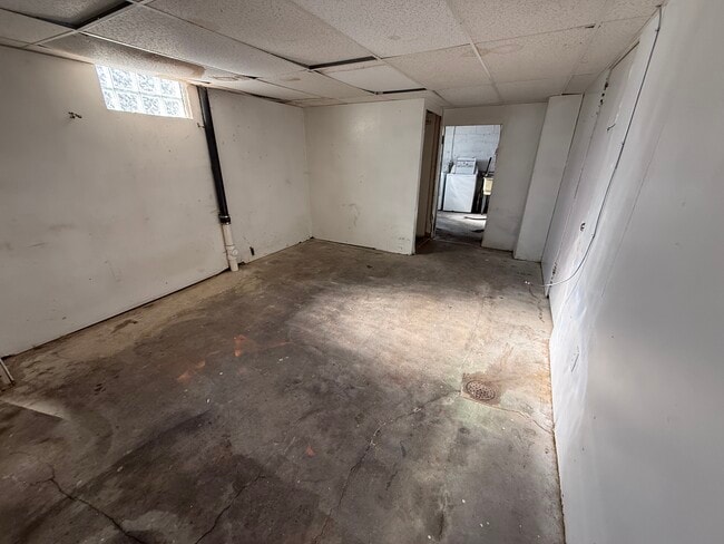 Building Photo - 843 1/2