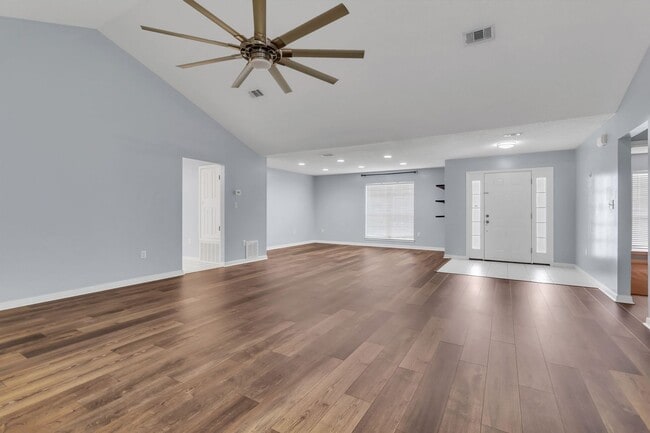 Building Photo - South Crestview Ranch on Cul-de-sac