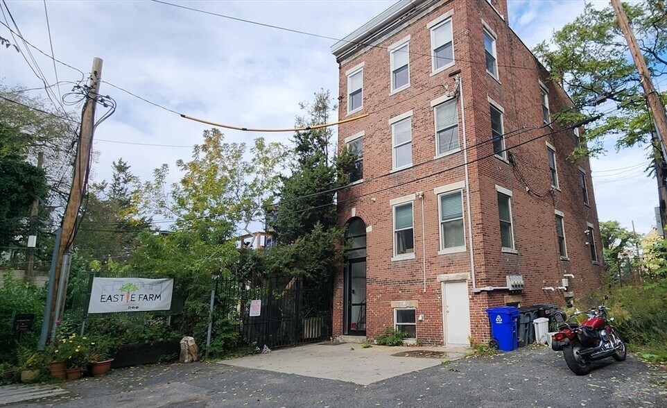 Building Photo - 1 Chelsea Ter