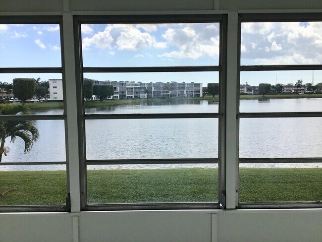 Building Photo - 2035 Exeter