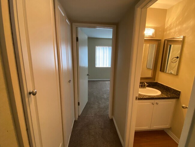 Building Photo - Rancho Bernardo Waterbridge Condos