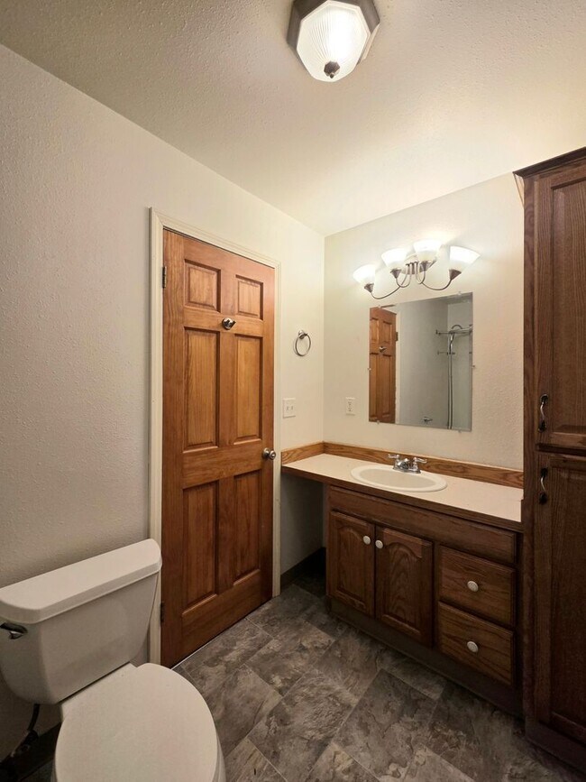 Building Photo - 4-Bedroom + Den, 2-Bath House for Rent in Cashmere ON THE RIVER!!