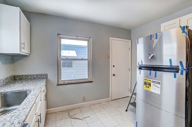 Building Photo - Four Bedroom Available!