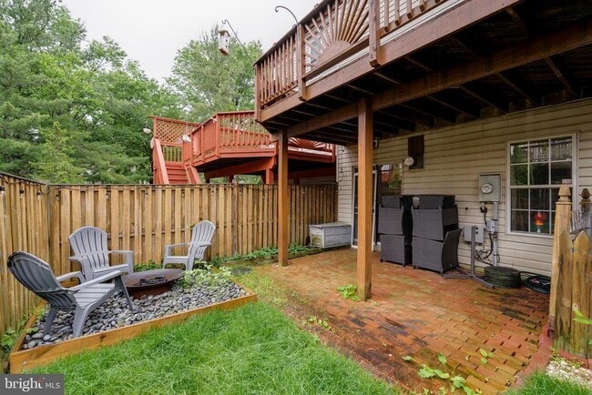 Building Photo - 2303 Massanutten Dr