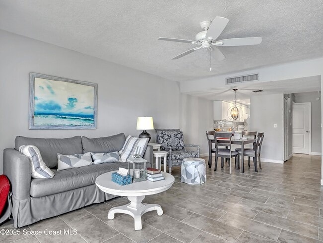 Building Photo - 170 Paradise Blvd