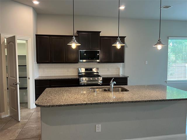 Building Photo - 801 Lake Cypress Ln