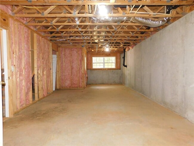 Building Photo - 576 Greenwood Park Way