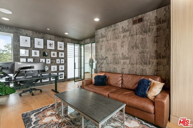 Building Photo - 2736 Armacost Ave