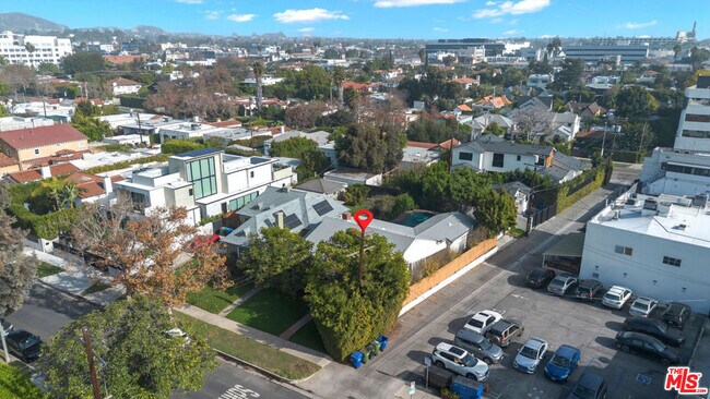 Building Photo - 152 S Kilkea Dr