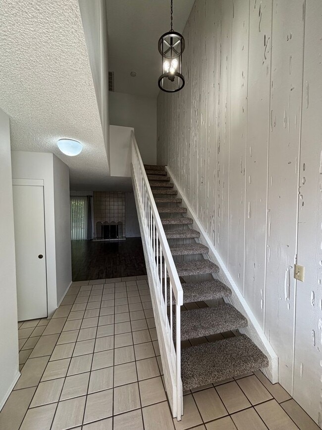 Building Photo - For Lease – Spacious 3 Bedroom Townhome in La Mirada