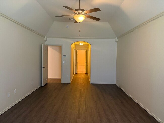 Building Photo - Welcome to your beautiful 3 bedroom home in the Battle Creek golf community!