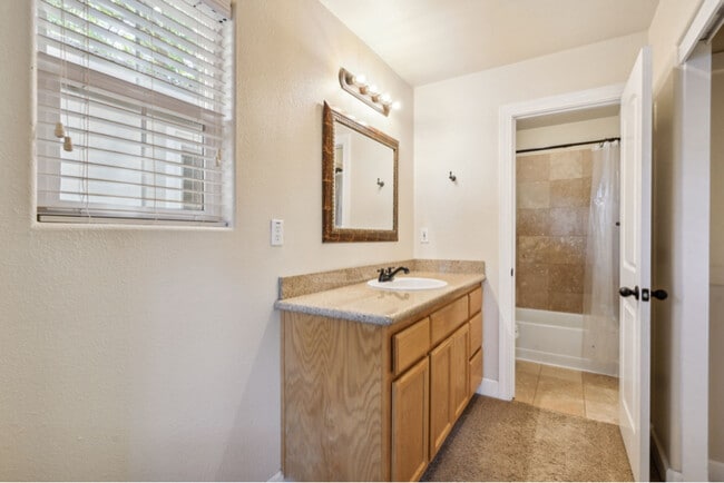 Building Photo - 3004 Portola Way
