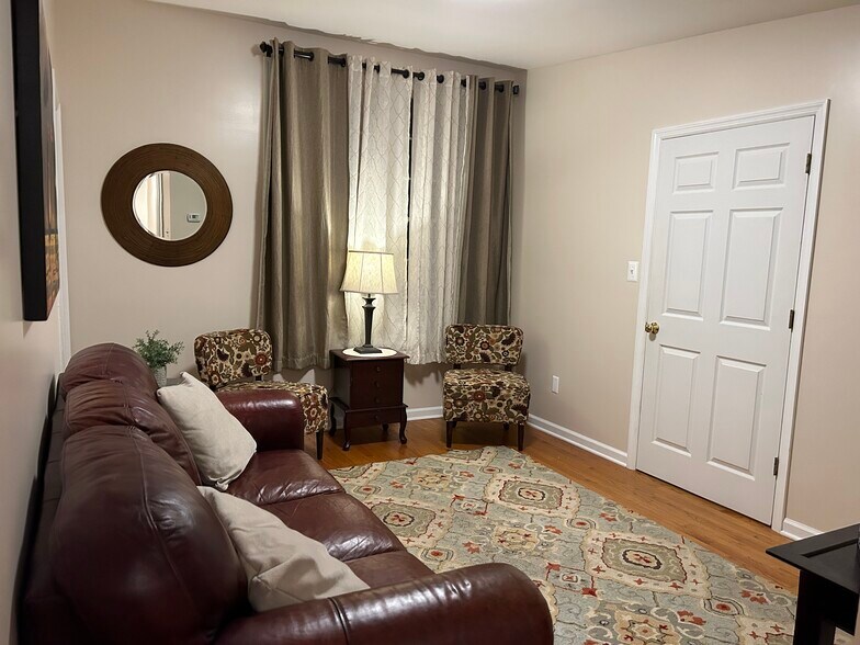 Living room - 277 Snowden Ln