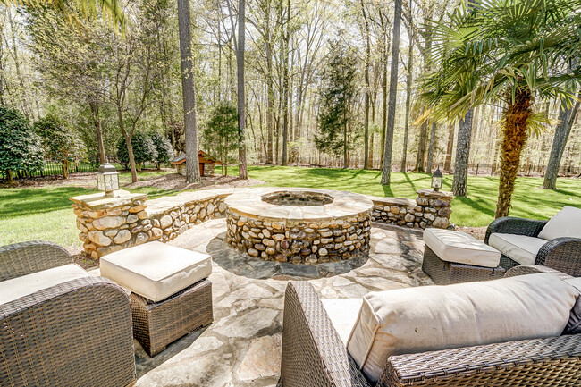 Building Photo - 1024 Patricians Ln