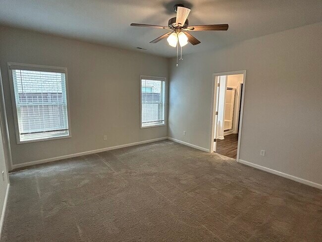 Building Photo - 115 Pomelo St