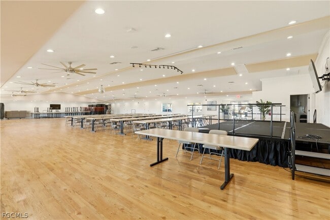 Building Photo - 158 Nanaimo Trail