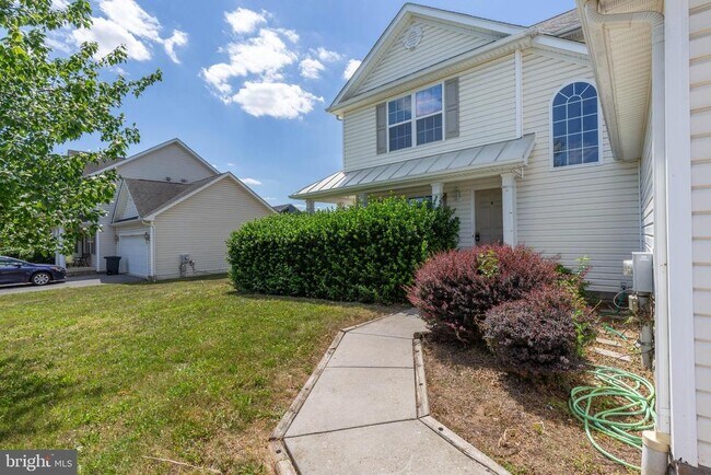Building Photo - 59 Stork Ln