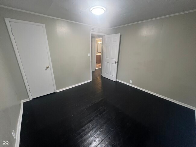 Building Photo - 210 Whitlock Ave