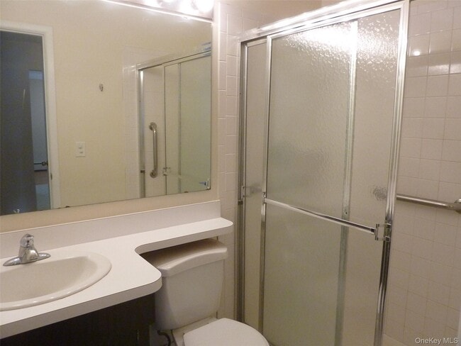 Building Photo - 133 Doxbury Ln