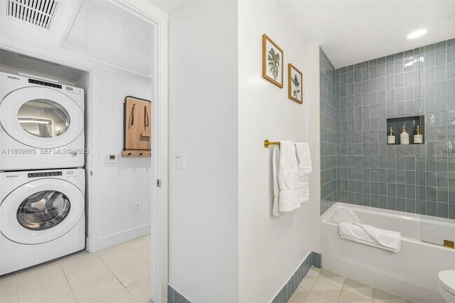 Building Photo - 159 NE 6th St