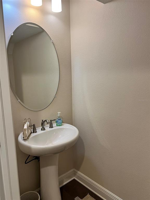 Building Photo - 115 N Arrawana Ave