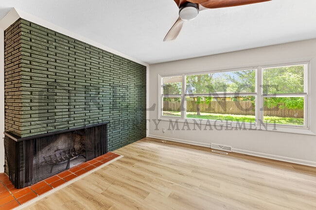 Building Photo - 2449 W 25th St N