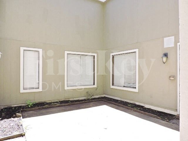 Building Photo - 4571 Blue Willow Rd