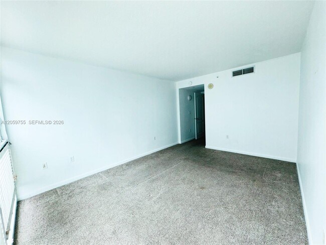 Building Photo - 2101 Brickell Ave
