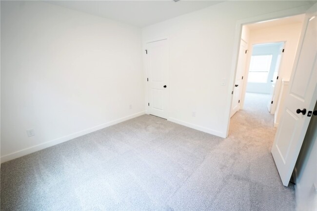 Building Photo - 134 Kingswood Ter