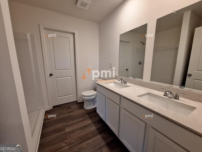 Building Photo - 176 Kinsale Dr