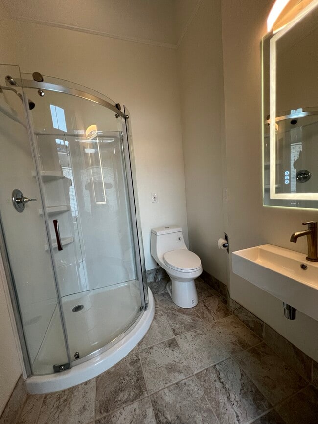 Building Photo - 3430 Dryades St