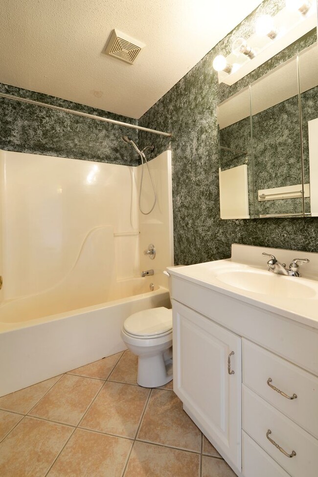 Building Photo - 4162 Whitehall Dr