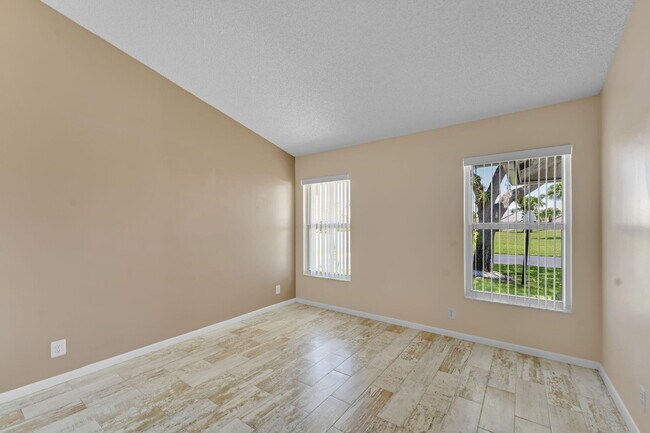 Building Photo - 5291 Tiffany Anne Cir