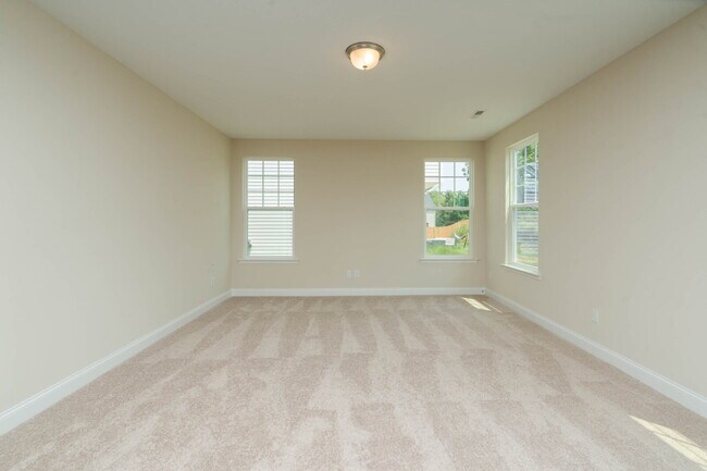 Building Photo - Available on July 10! Modern Home with Spacious Layout Near Downtown Kernersville