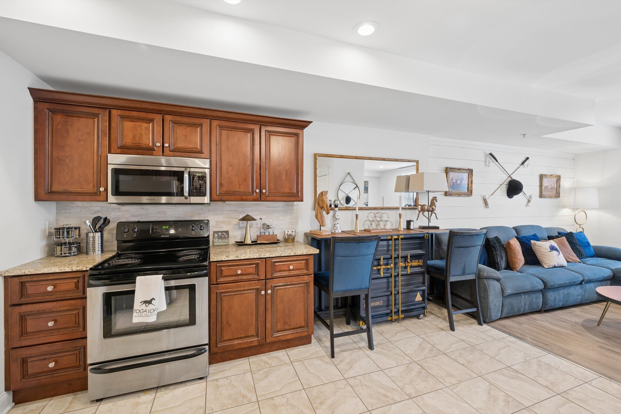 Building Photo - 425 Broadway