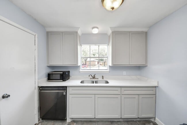 Building Photo - 3232 Scotch Moss Ln