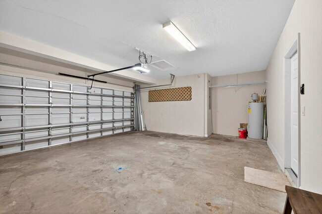 Building Photo - 10384 Wellington Parc Dr