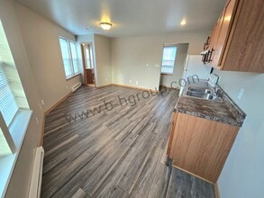 Building Photo - 2333 Roosevelt Rd