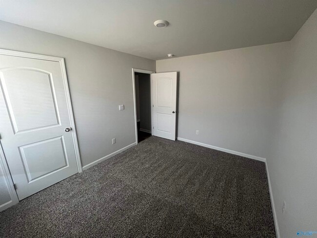 Building Photo - 417 Jackson Pt Cir