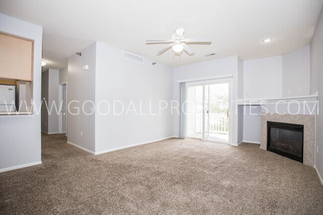 Building Photo - 3-Bedroom, 2-Bath Low-Maintenance Waukee Condo with Garage