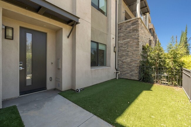Building Photo - 13107 W Lumina Way