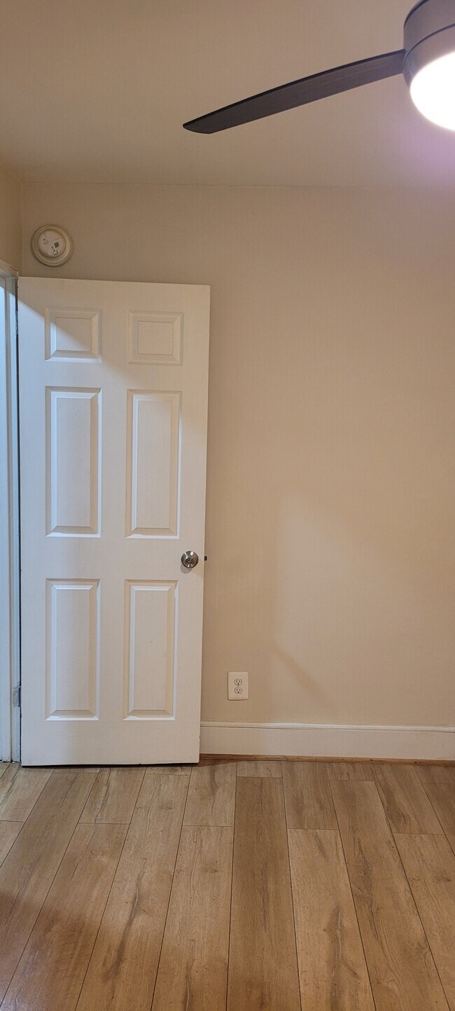 Building Photo - 1248 16th St NE